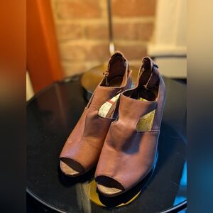 Ralph Lauren Women's Open-Toe Brown Leather Shoes